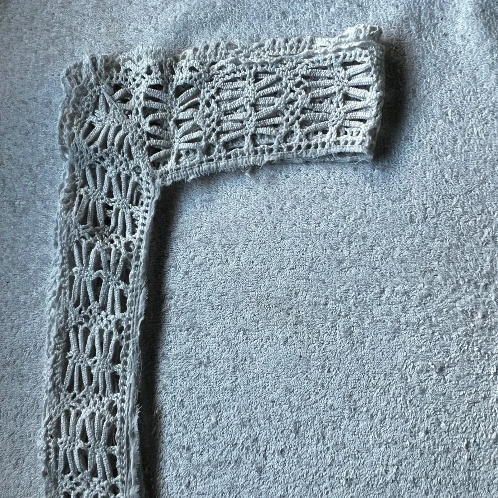Unbranded crochet lace